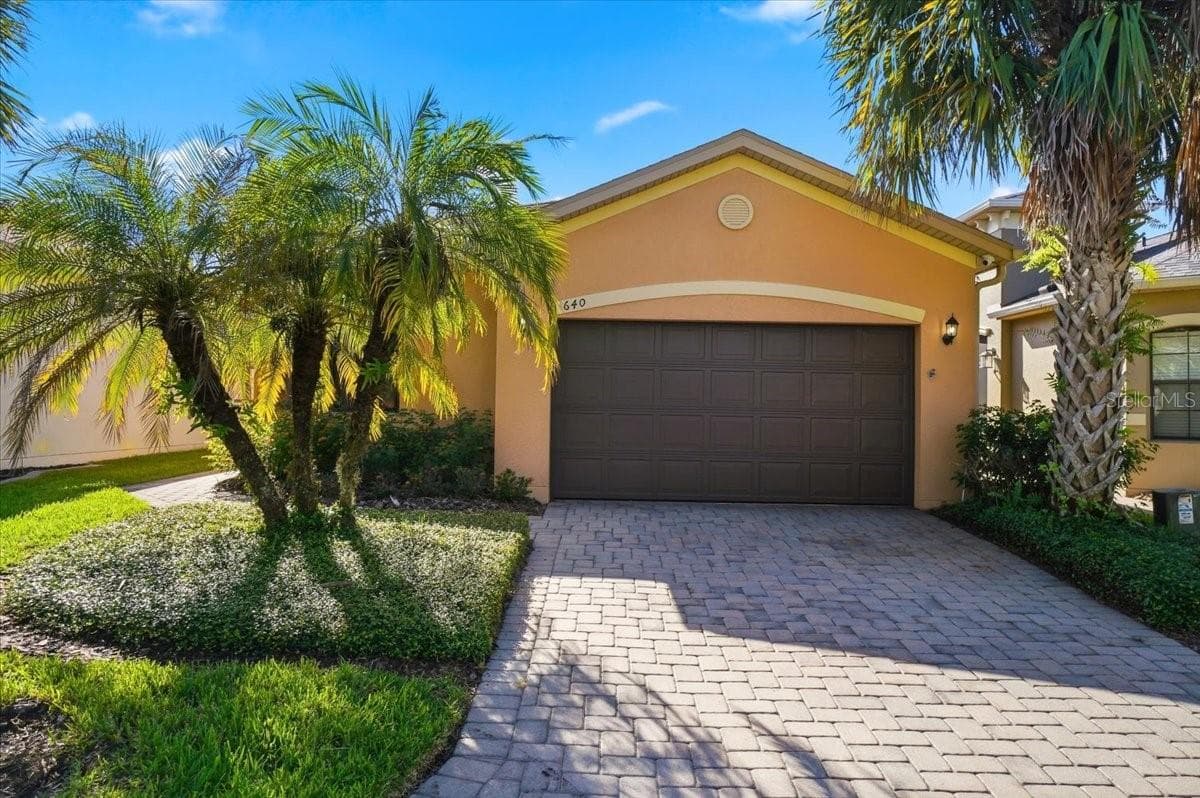 640 GRAND CANAL DRIVE — photo 2 of 54