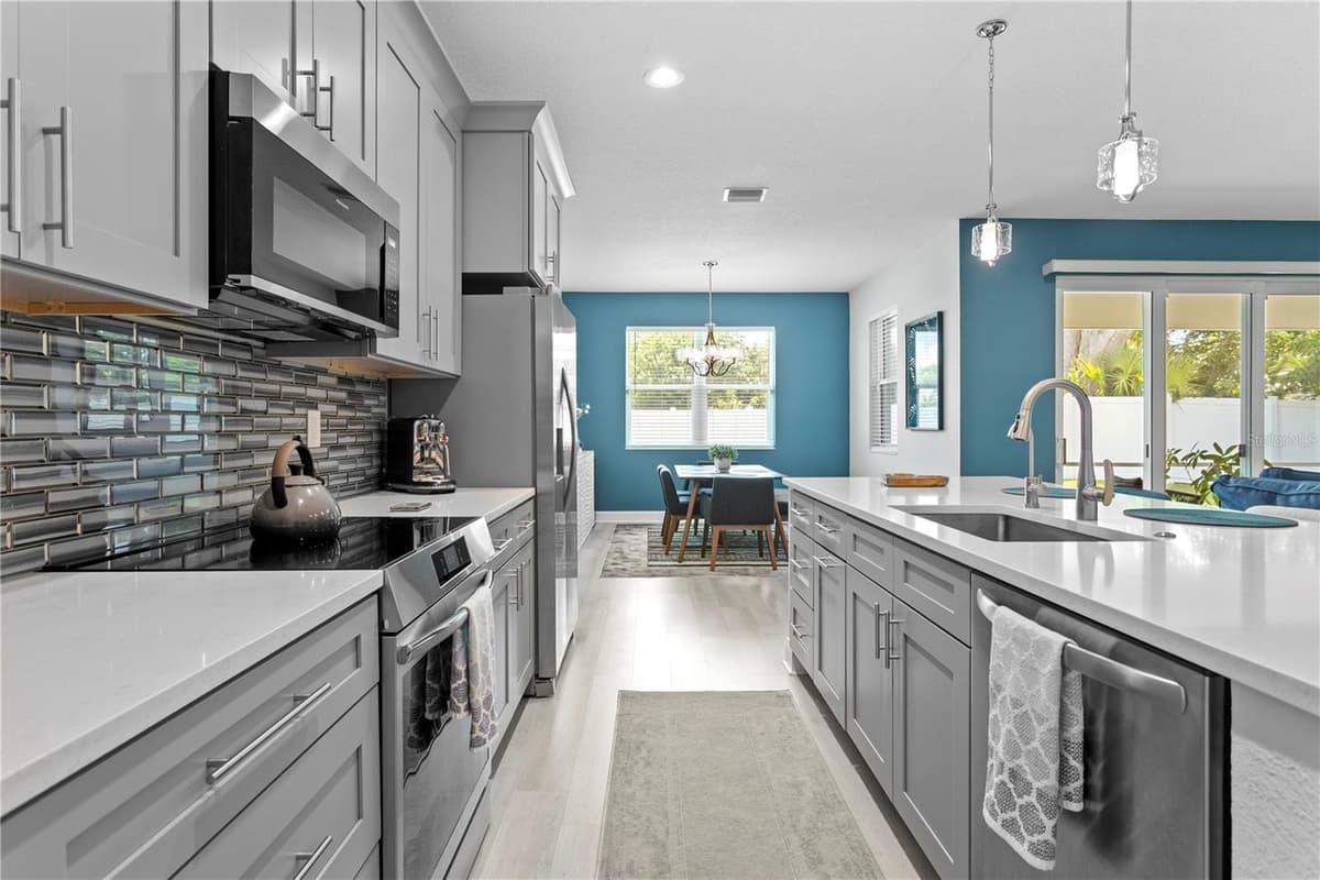 5220 94TH AVENUE — photo 7 of 46
