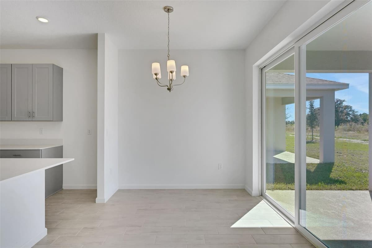 1040 LUKE AVENUE — photo 9 of 31