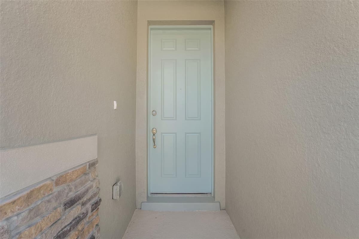 1040 LUKE AVENUE — photo 12 of 31