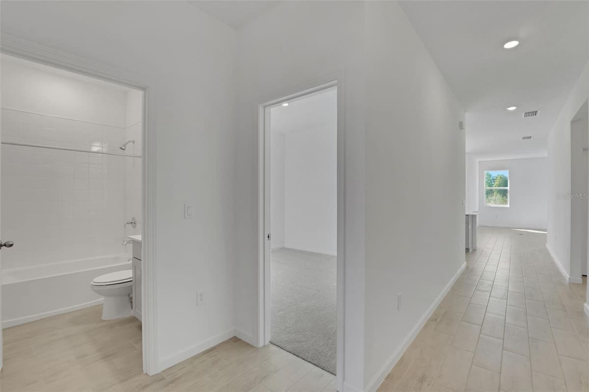 1040 LUKE AVENUE — photo 11 of 31