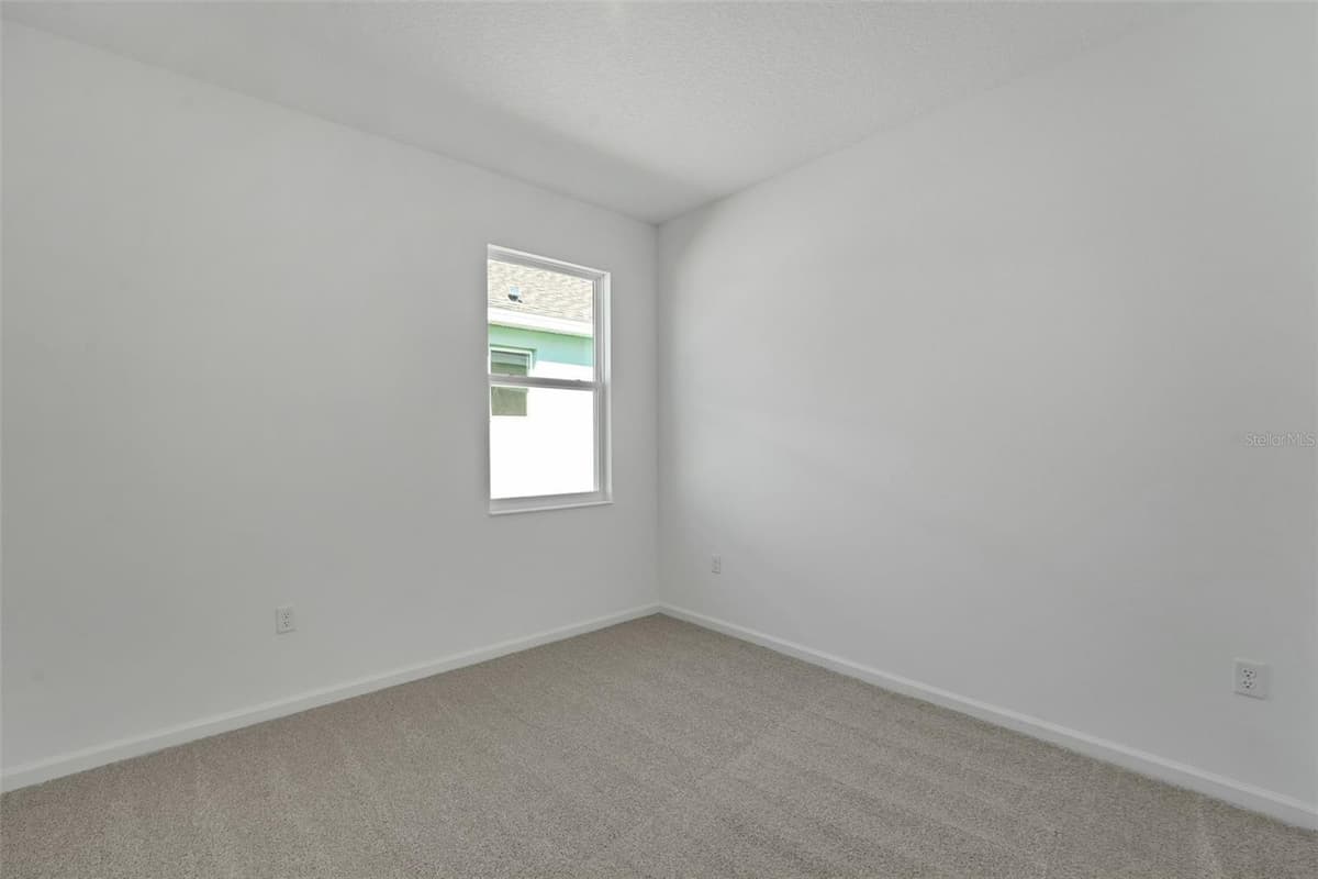 1040 LUKE AVENUE — photo 17 of 31