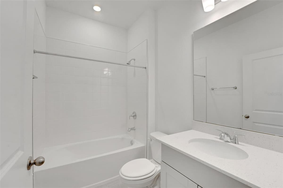 1040 LUKE AVENUE — photo 23 of 31