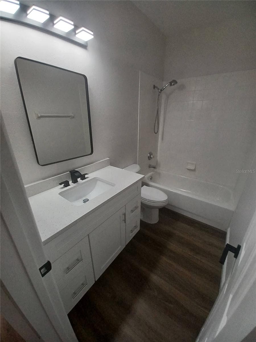 1010 PERIWINKLE COURT — photo 13 of 40