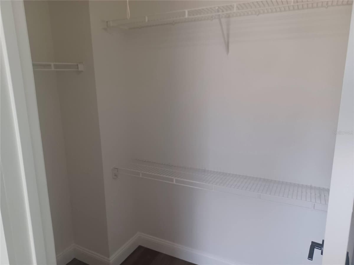 1010 PERIWINKLE COURT — photo 10 of 40
