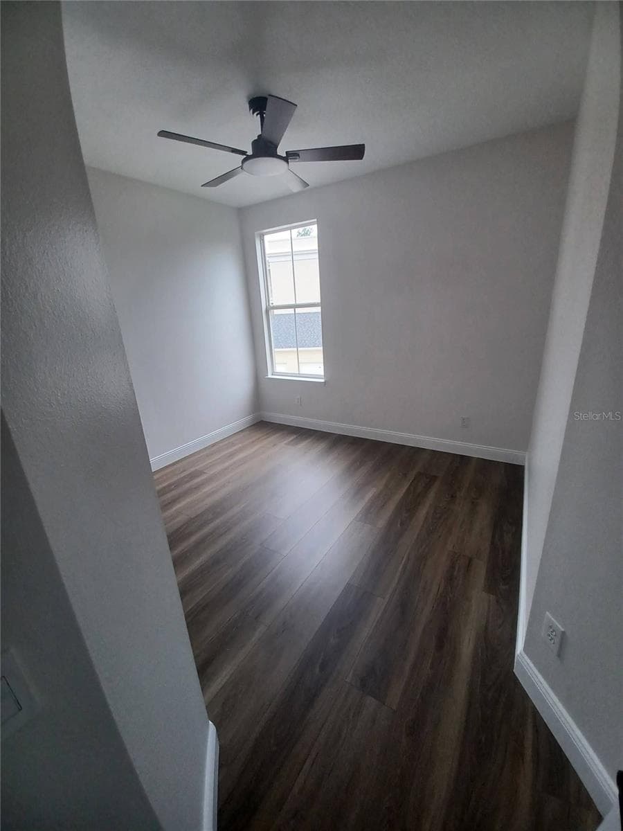 1010 PERIWINKLE COURT — photo 16 of 40