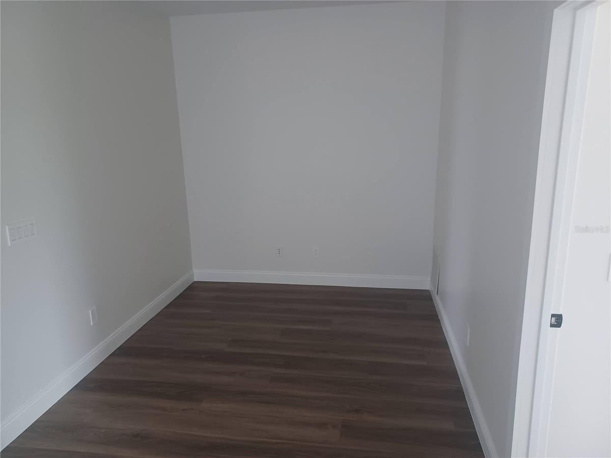 1010 PERIWINKLE COURT — photo 6 of 40