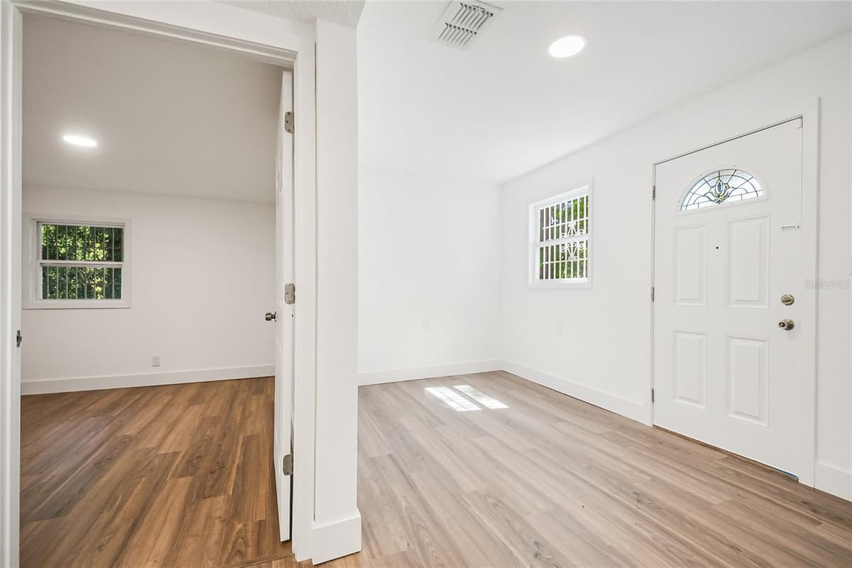 842 DENNIS AVENUE — photo 56 of 77