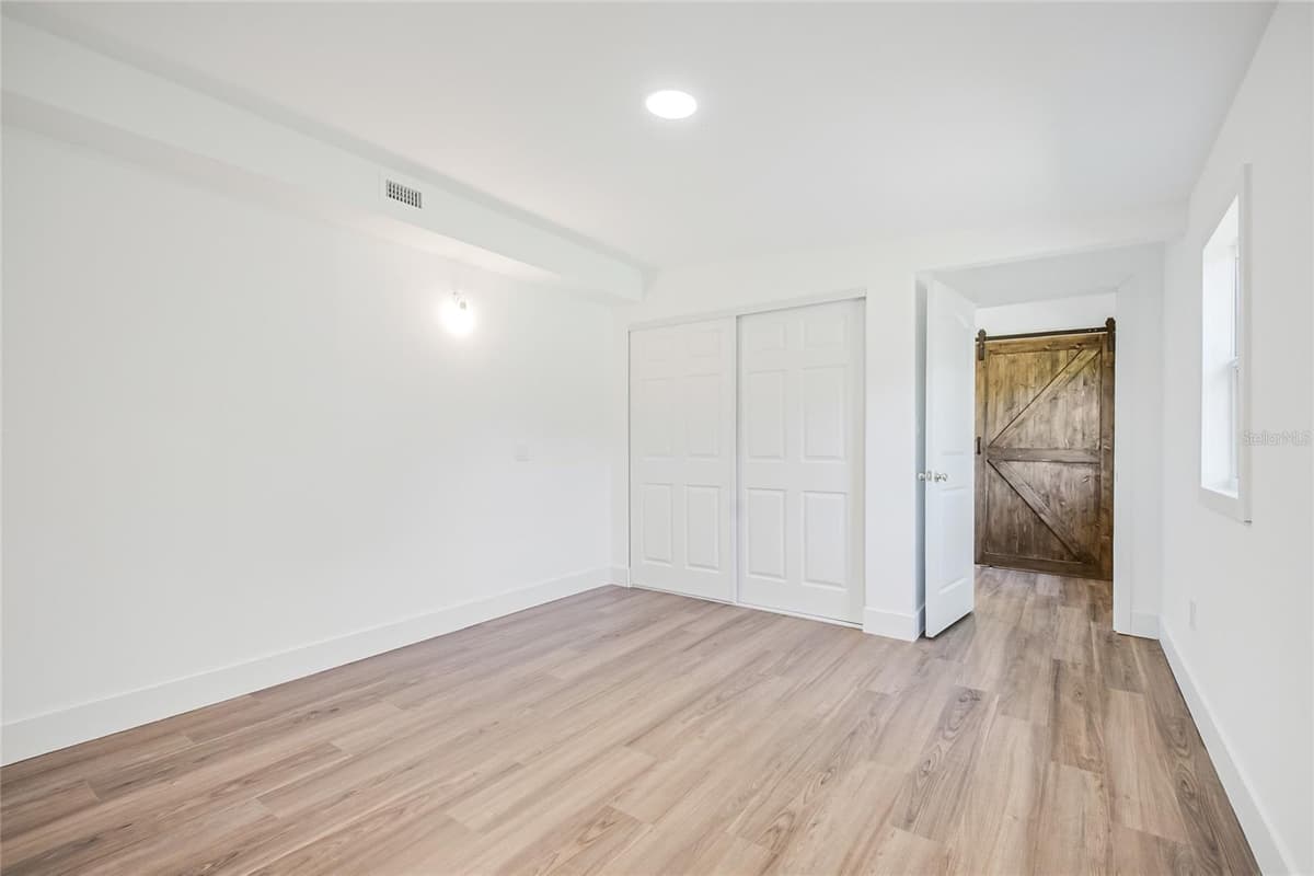 842 DENNIS AVENUE — photo 43 of 77