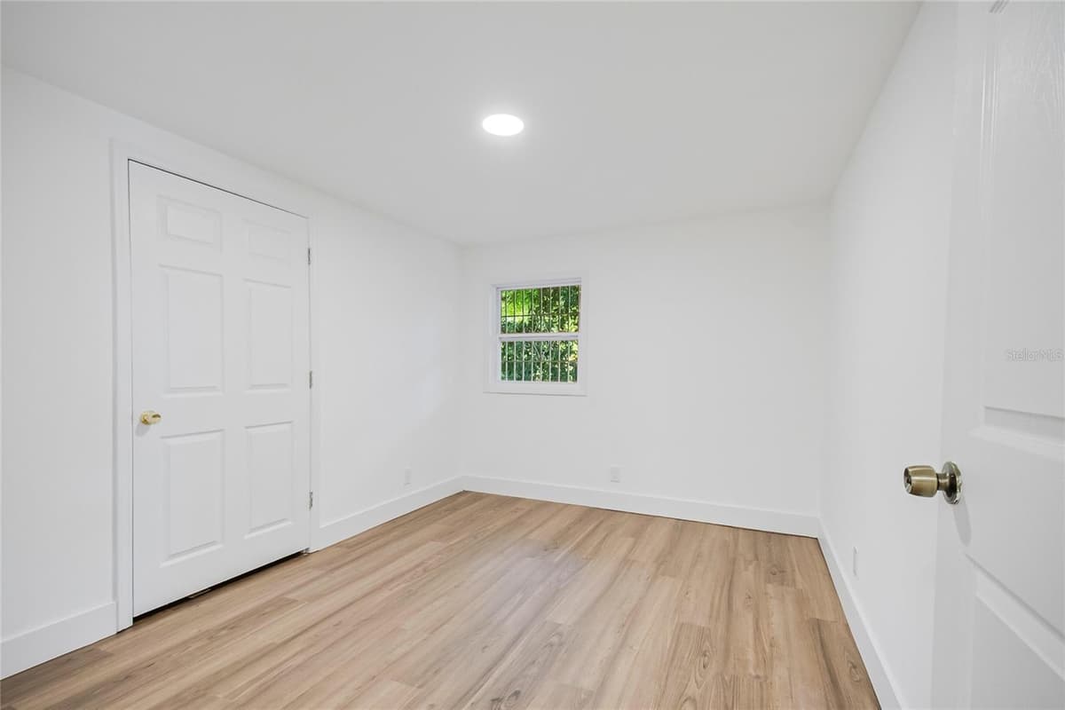 842 DENNIS AVENUE — photo 54 of 77