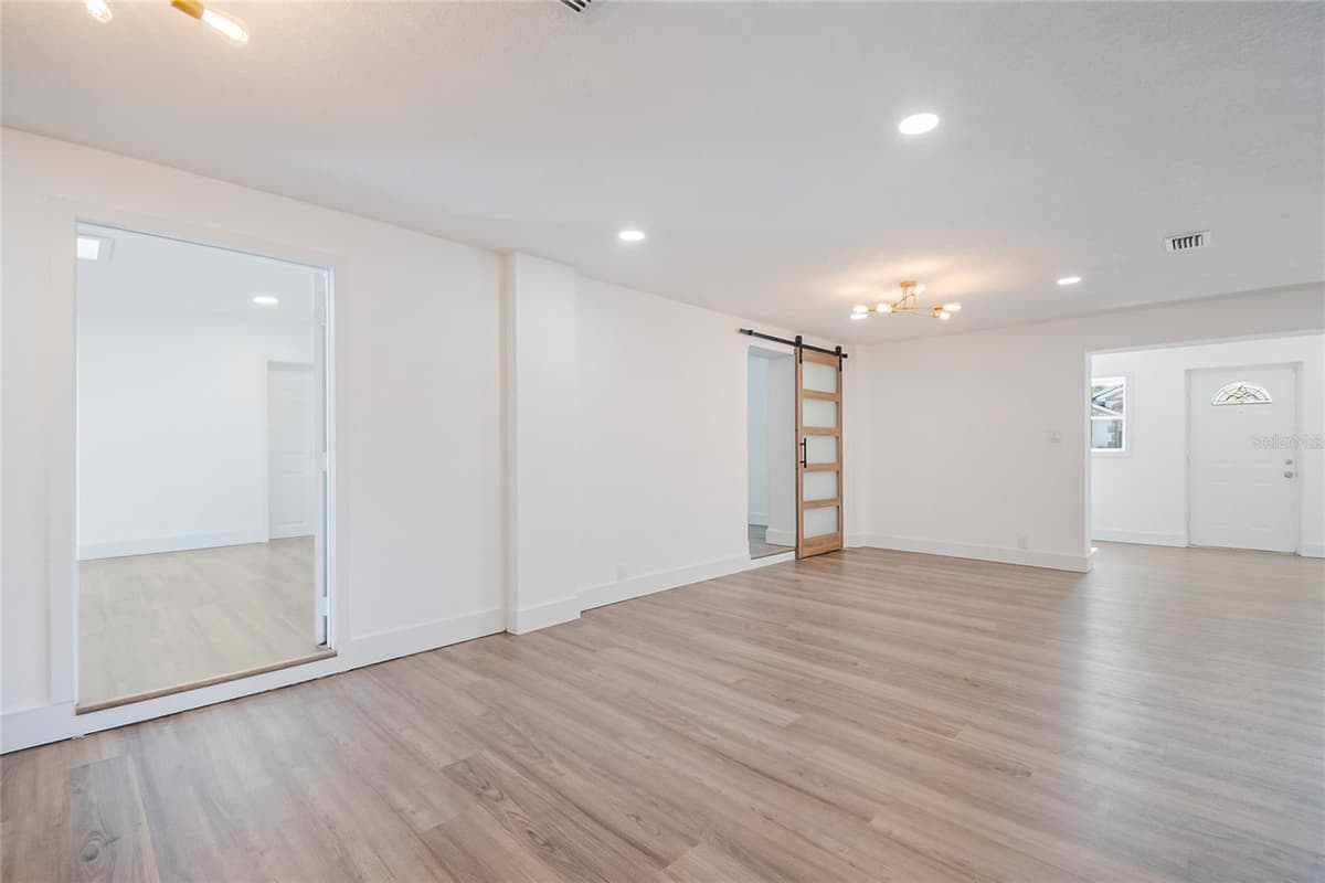 842 DENNIS AVENUE — photo 44 of 77