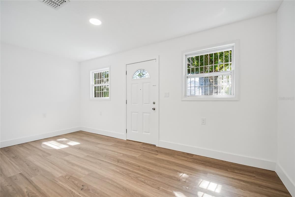 842 DENNIS AVENUE — photo 52 of 77