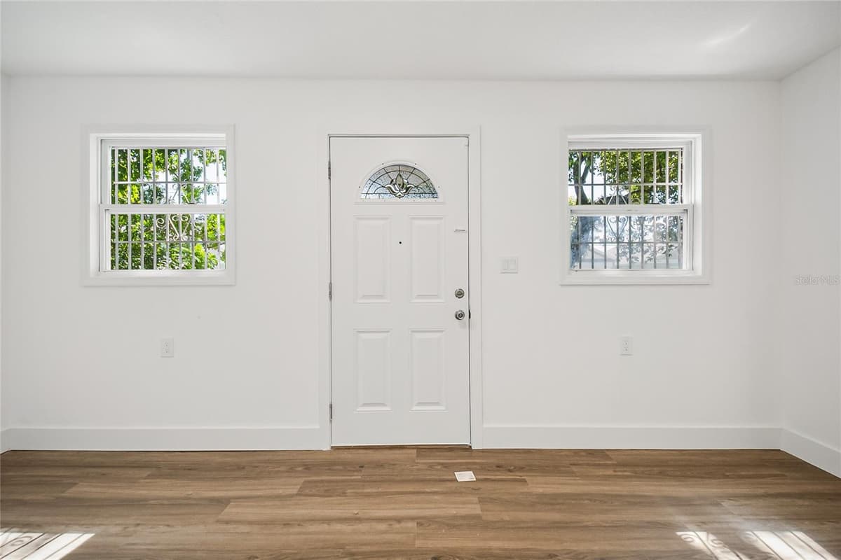 842 DENNIS AVENUE — photo 48 of 77