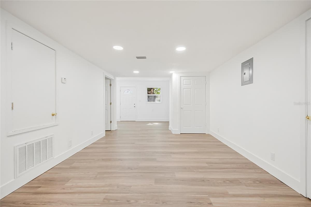 842 DENNIS AVENUE — photo 59 of 77