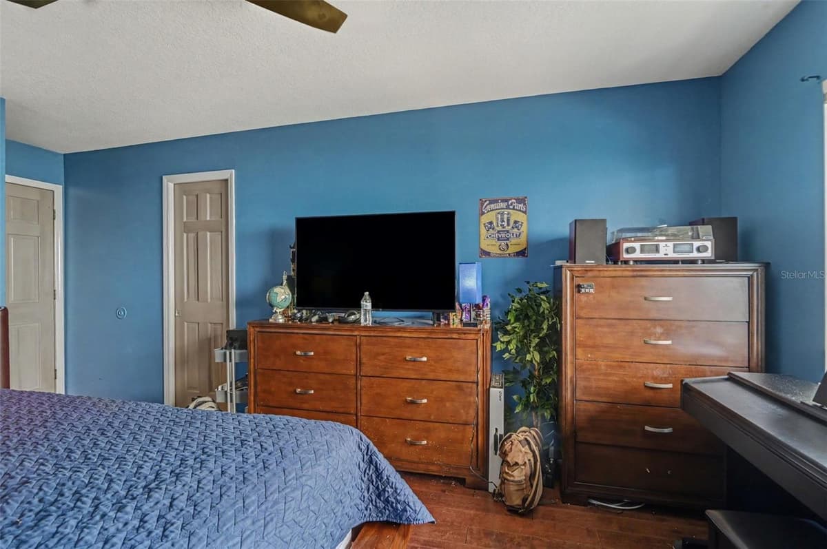 455 LONGMEADOW LANE — photo 30 of 55