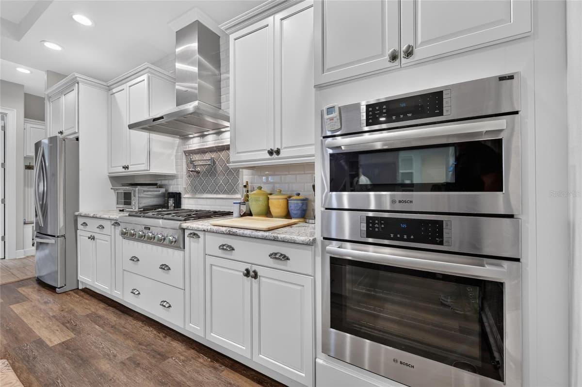 1515 RAMBLING OAKS LANE — photo 12 of 62