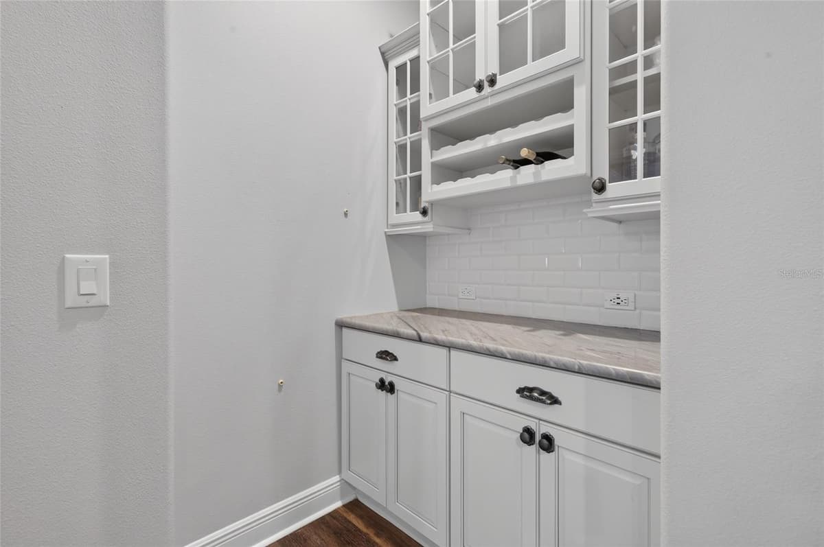 1515 RAMBLING OAKS LANE — photo 7 of 62