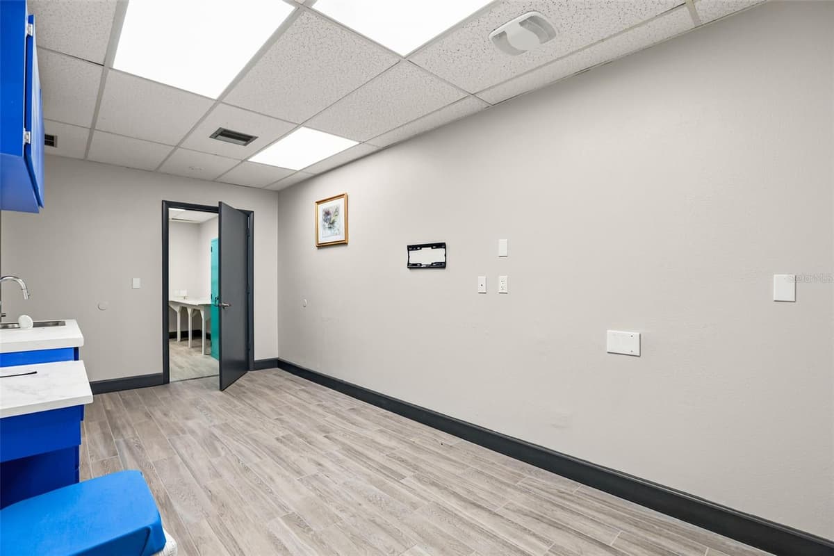 901 GROVE STREET — photo 12 of 51