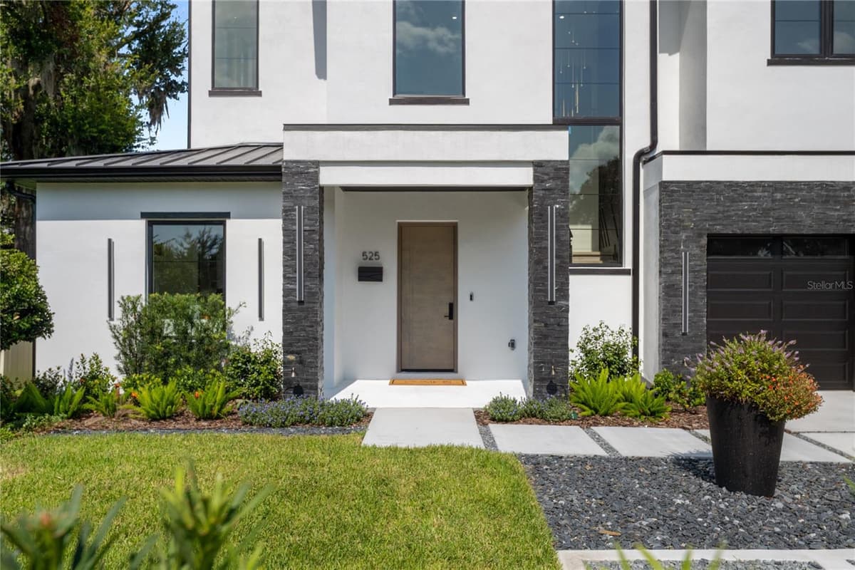 525 LAKEMONT AVENUE — photo 3 of 59
