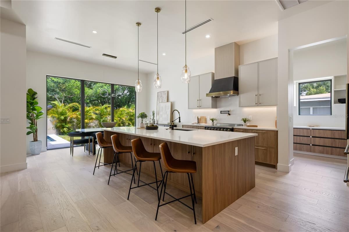 525 LAKEMONT AVENUE — photo 15 of 59