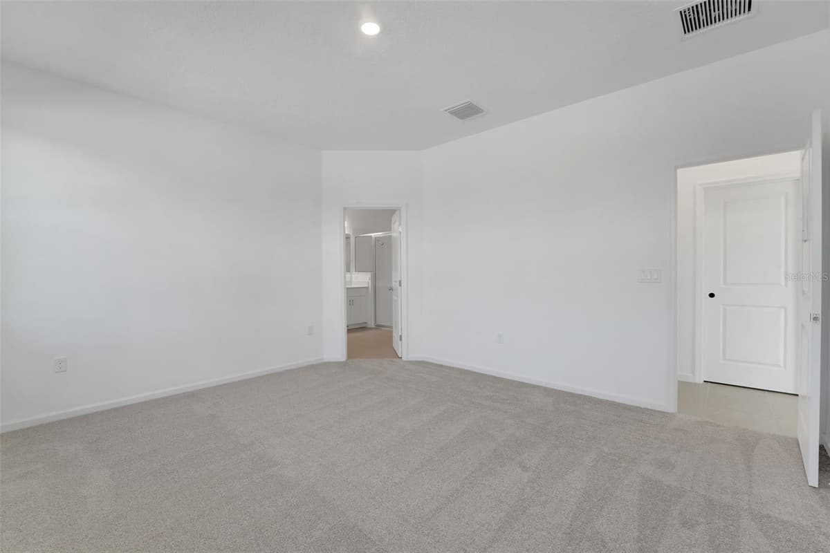 1052 LUKE AVENUE — photo 19 of 33