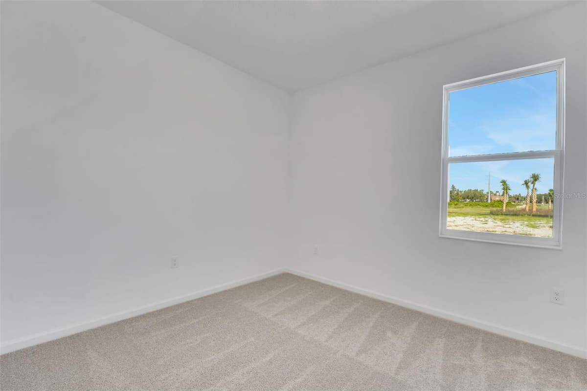 1052 LUKE AVENUE — photo 25 of 33