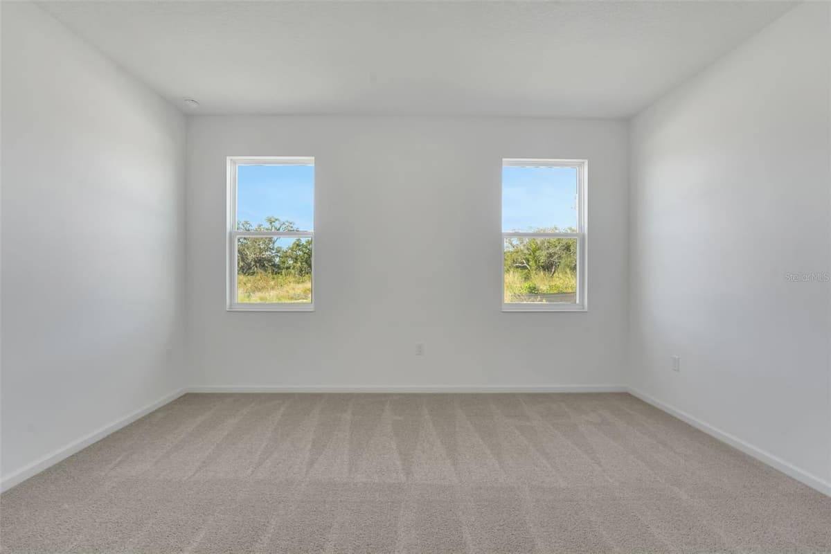 1052 LUKE AVENUE — photo 18 of 33
