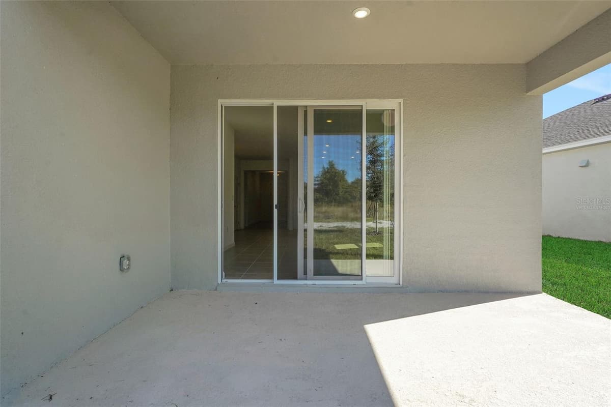 1052 LUKE AVENUE — photo 32 of 33