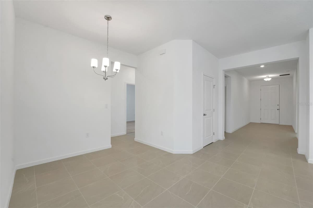 1052 LUKE AVENUE — photo 14 of 33