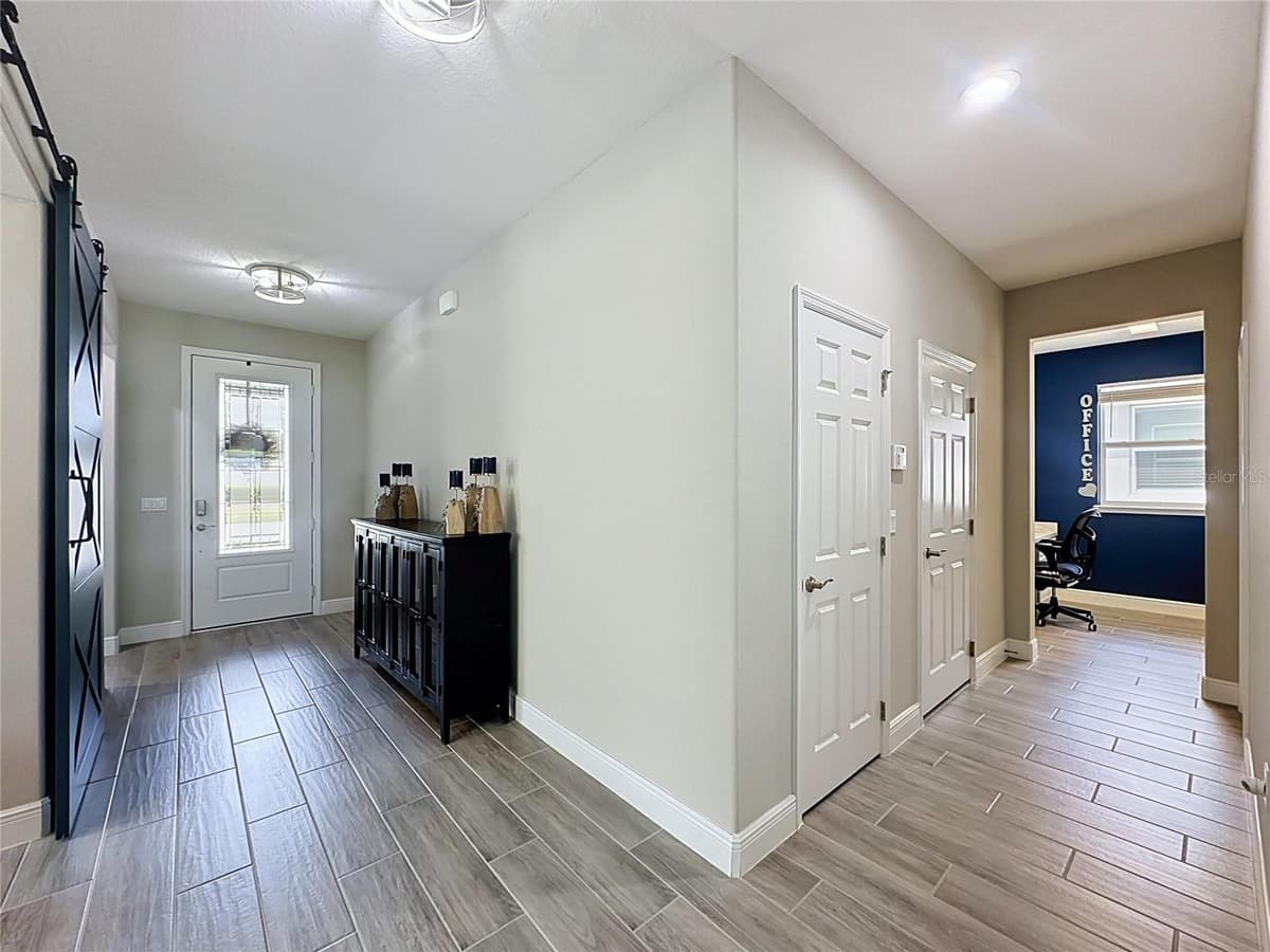 174 SILVER MAPLE ROAD — photo 6 of 74