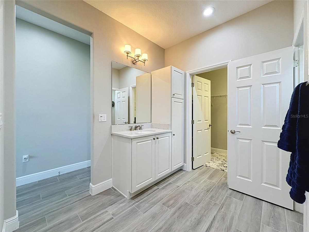174 SILVER MAPLE ROAD — photo 31 of 74