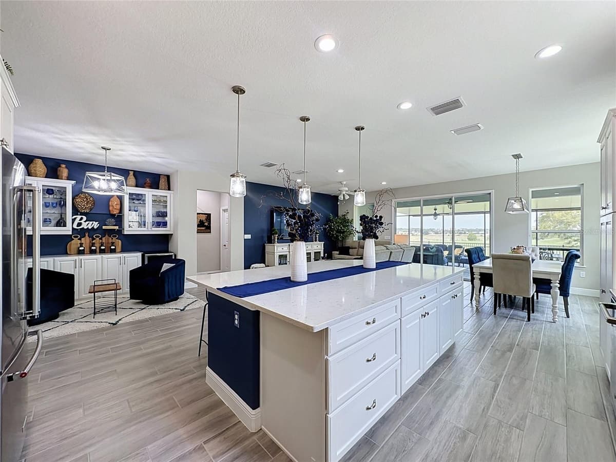 174 SILVER MAPLE ROAD — photo 13 of 74