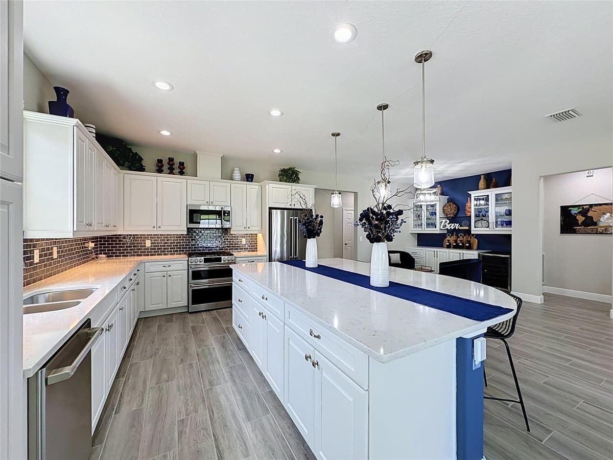 174 SILVER MAPLE ROAD — photo 19 of 74