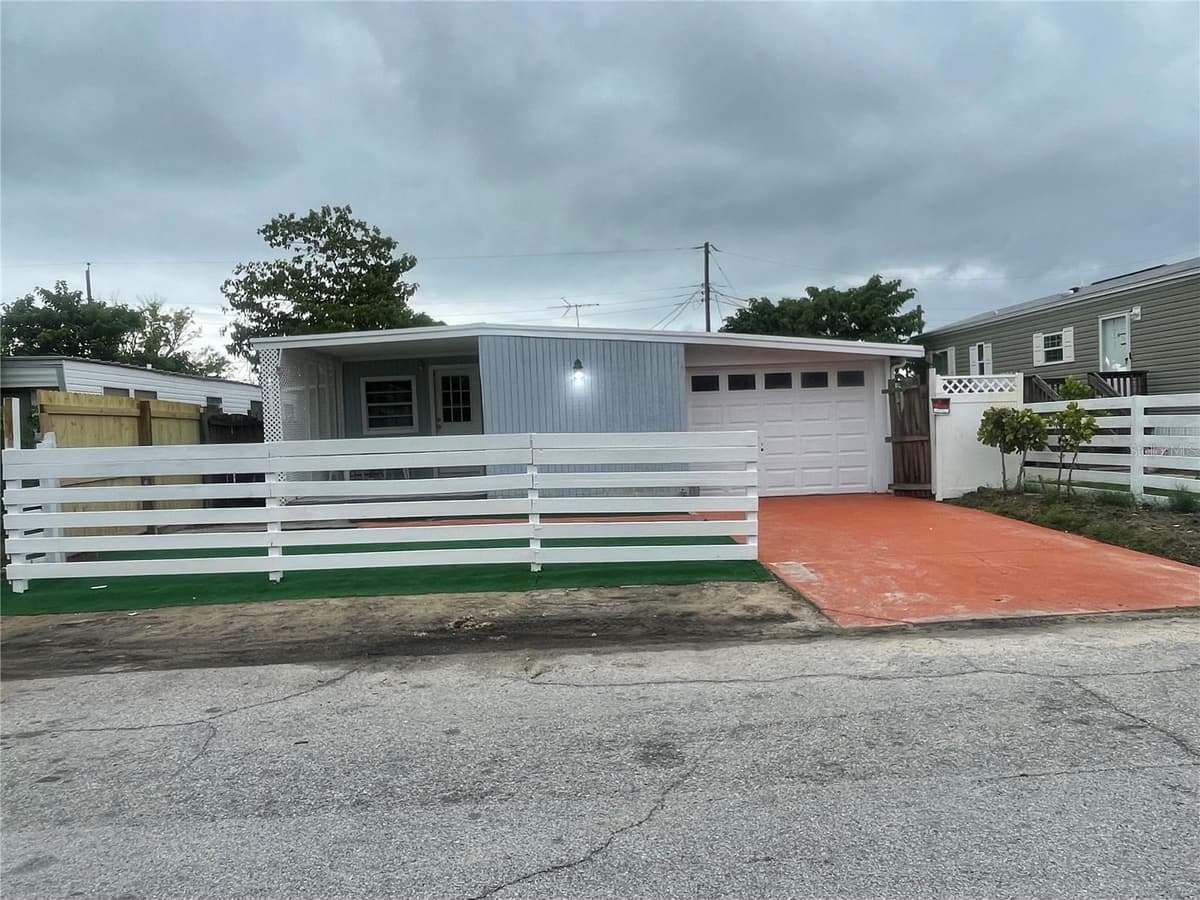 2135 ORANGE DRIVE — photo 4 of 17
