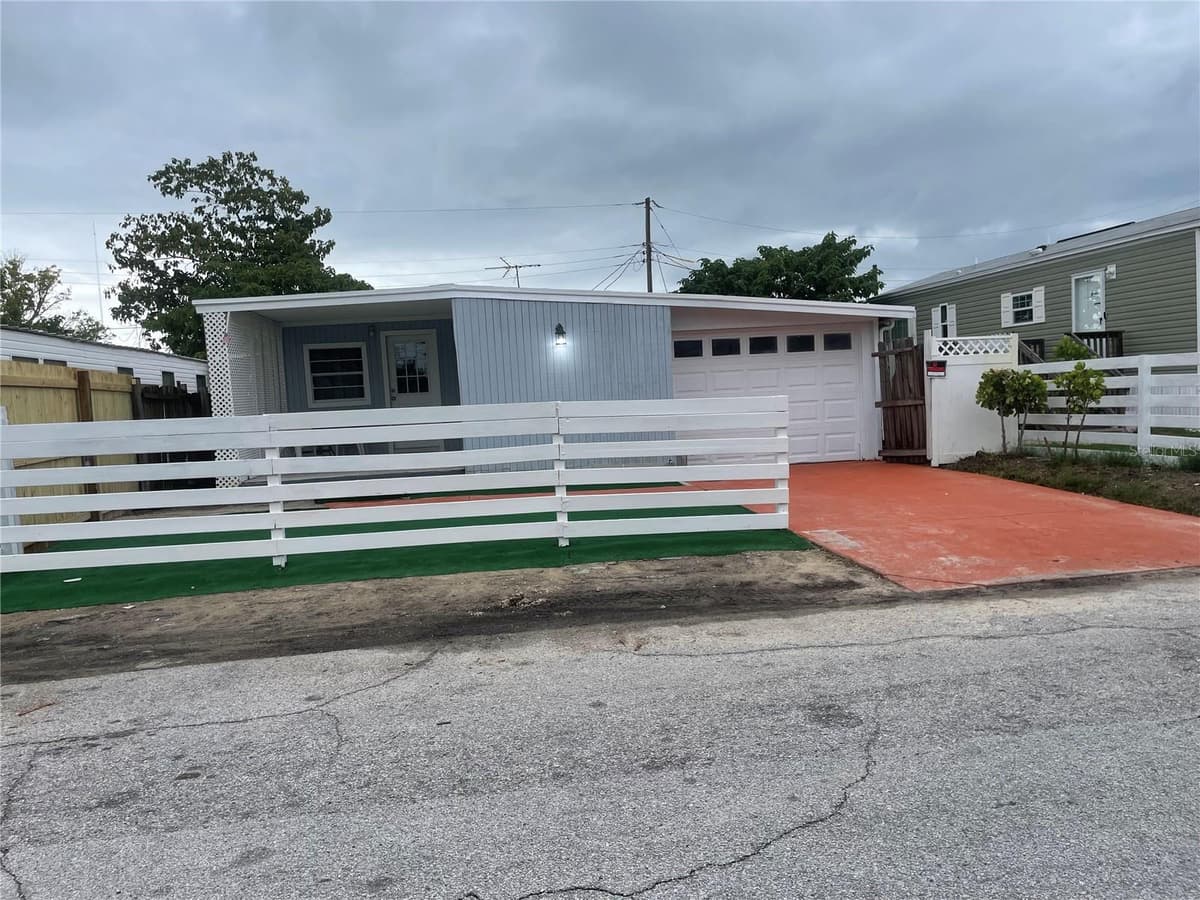 2135 ORANGE DRIVE — photo 3 of 17