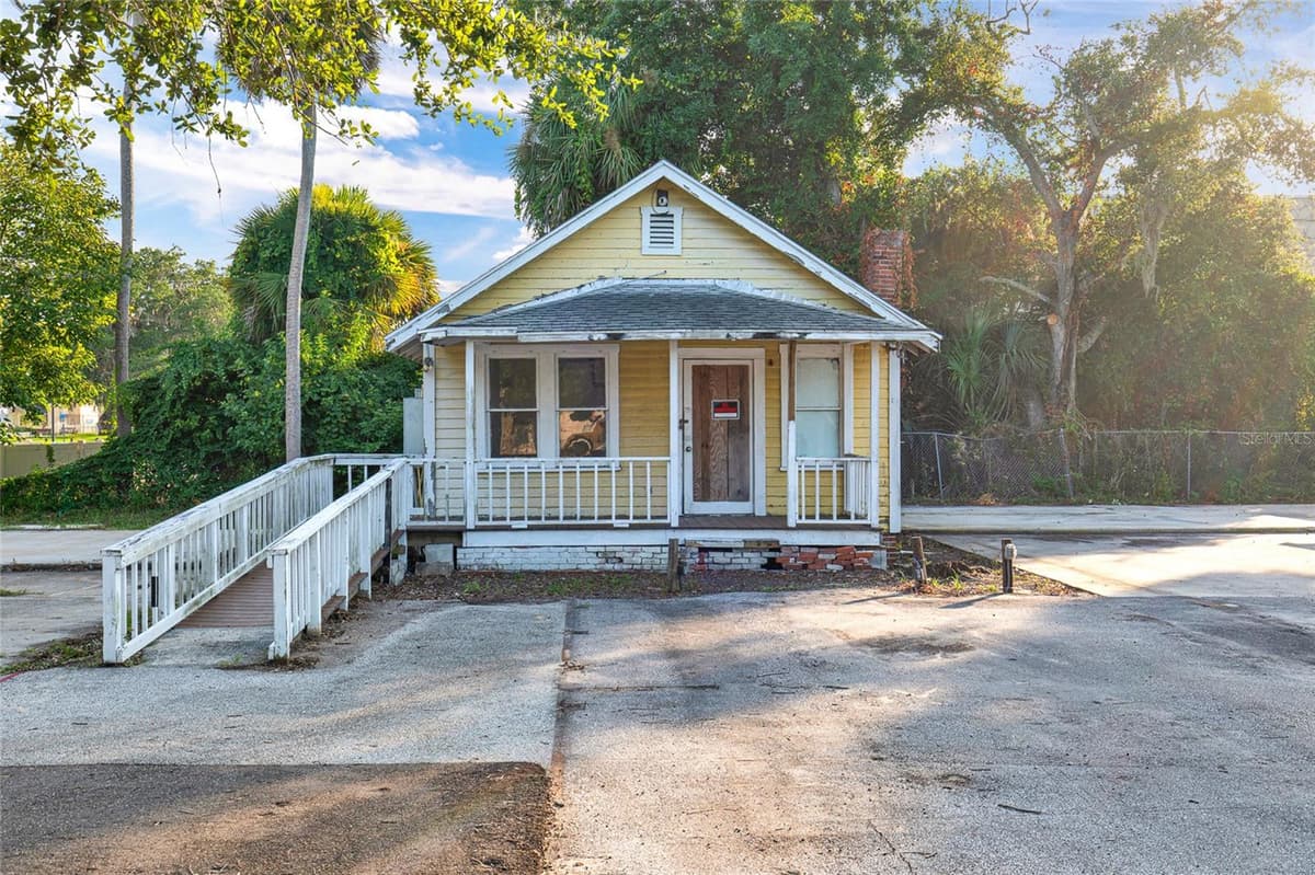 1042 DIXIE FREEWAY — photo 7 of 20