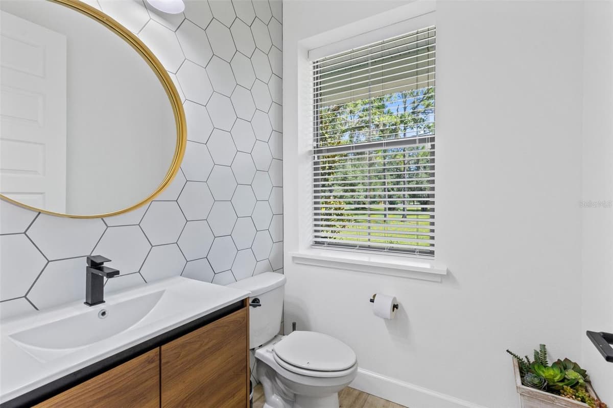 19110 SHELDON STREET — photo 18 of 51