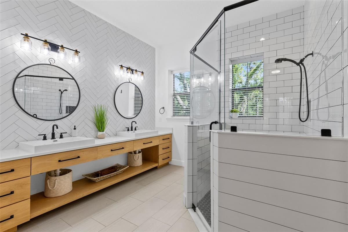 19110 SHELDON STREET — photo 21 of 51