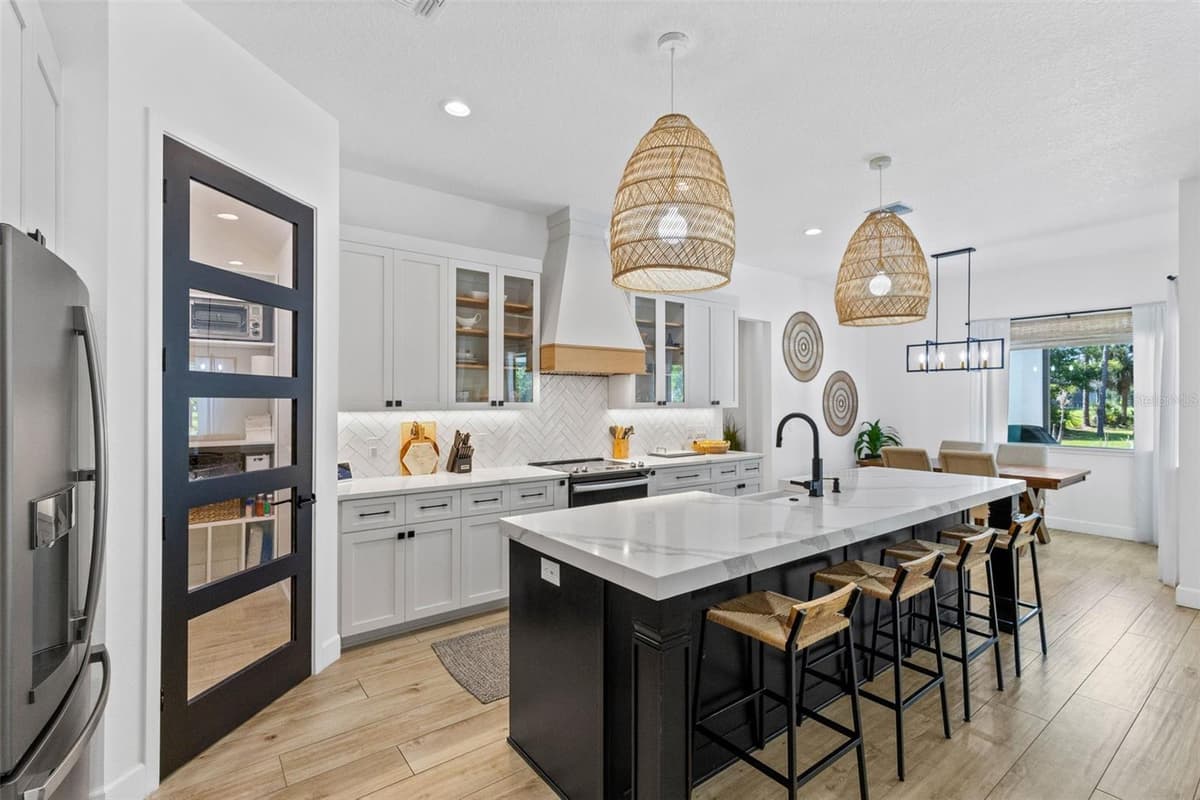 19110 SHELDON STREET — photo 14 of 51