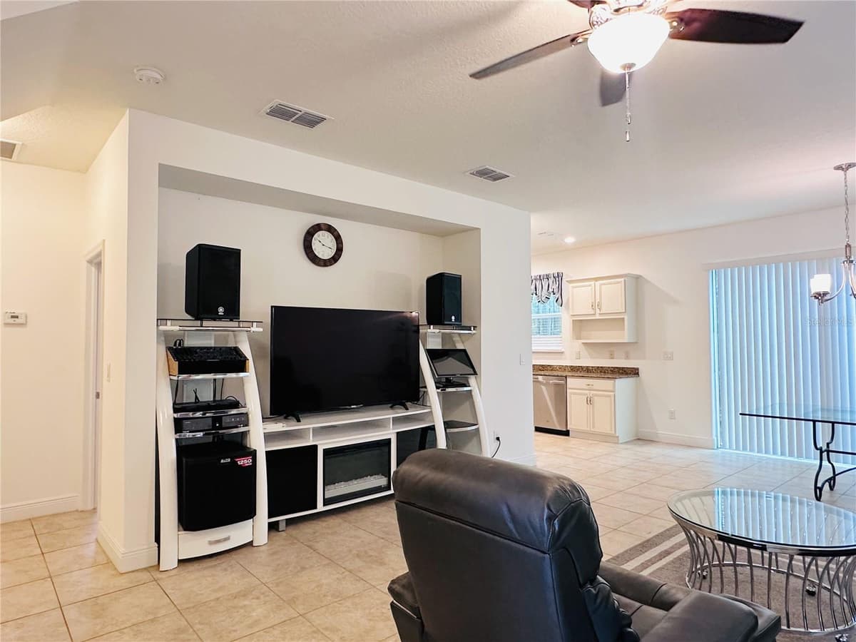 10132 GRAND OAK CIRCLE — photo 6 of 41