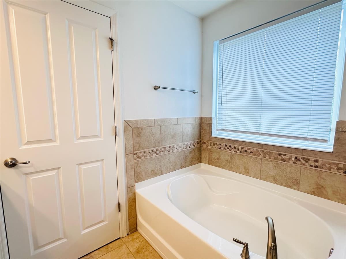 10132 GRAND OAK CIRCLE — photo 37 of 41
