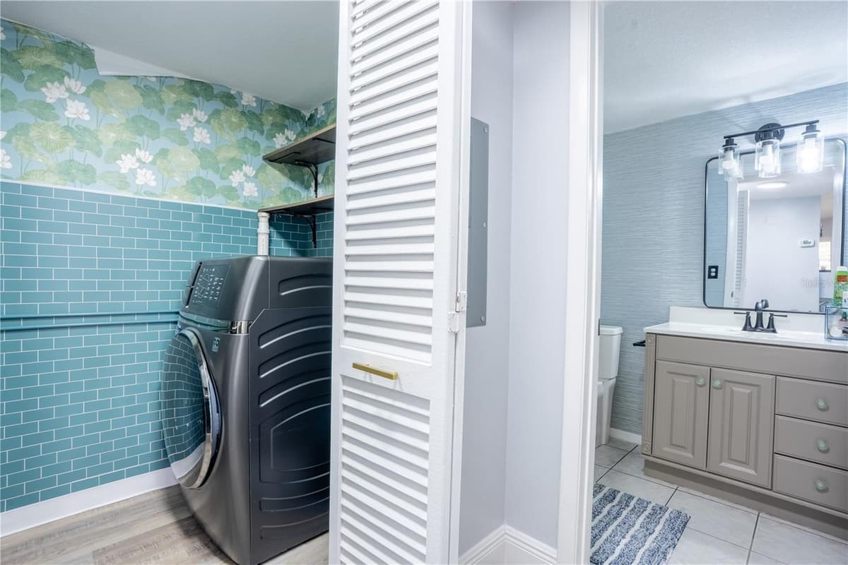 1005 BAYSHORE BOULEVARD — photo 11 of 26
