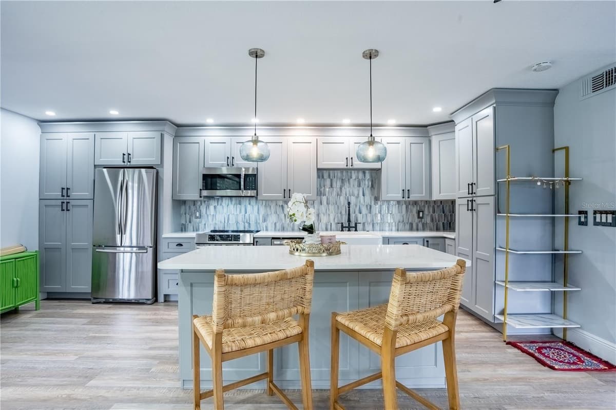 1005 BAYSHORE BOULEVARD — photo 4 of 26