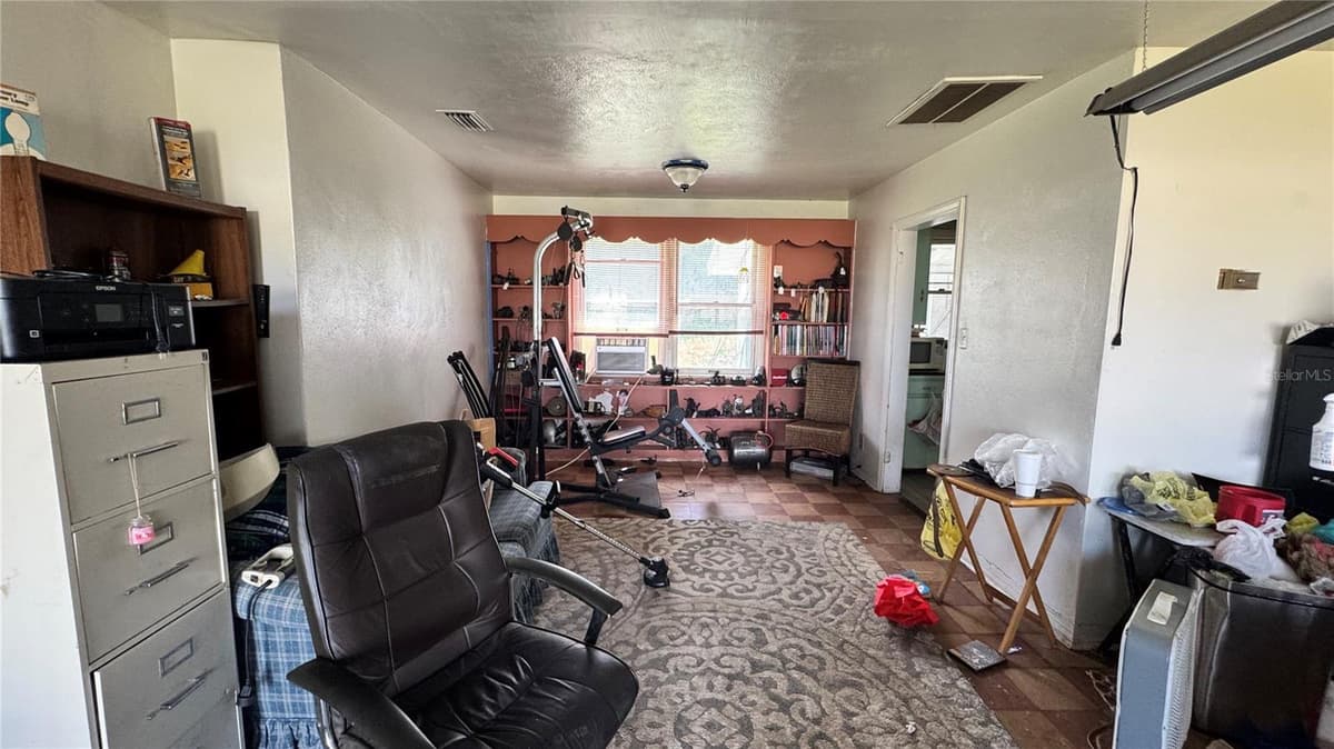 5050 PINE AVENUE — photo 14 of 18