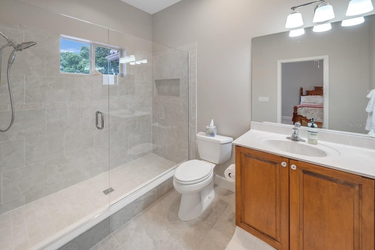 5918 BAHAMA SHORES DRIVE — photo 24 of 47