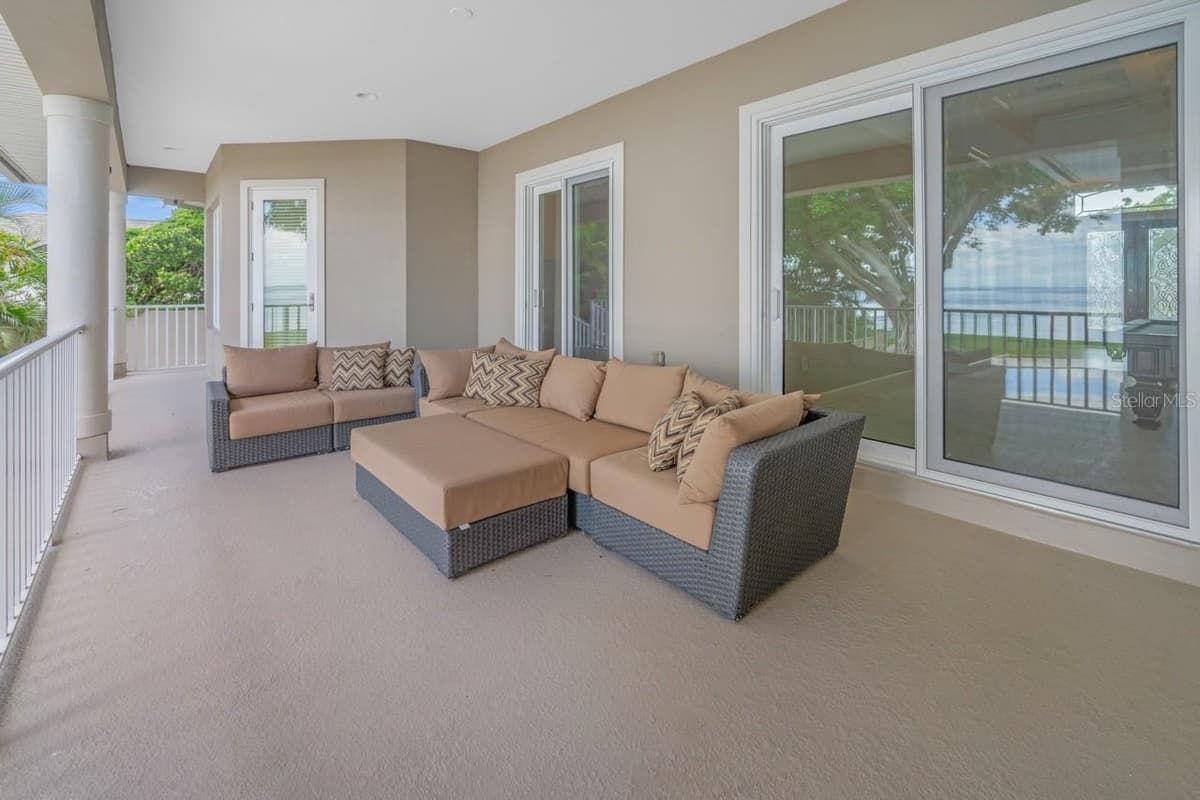 5918 BAHAMA SHORES DRIVE — photo 36 of 47