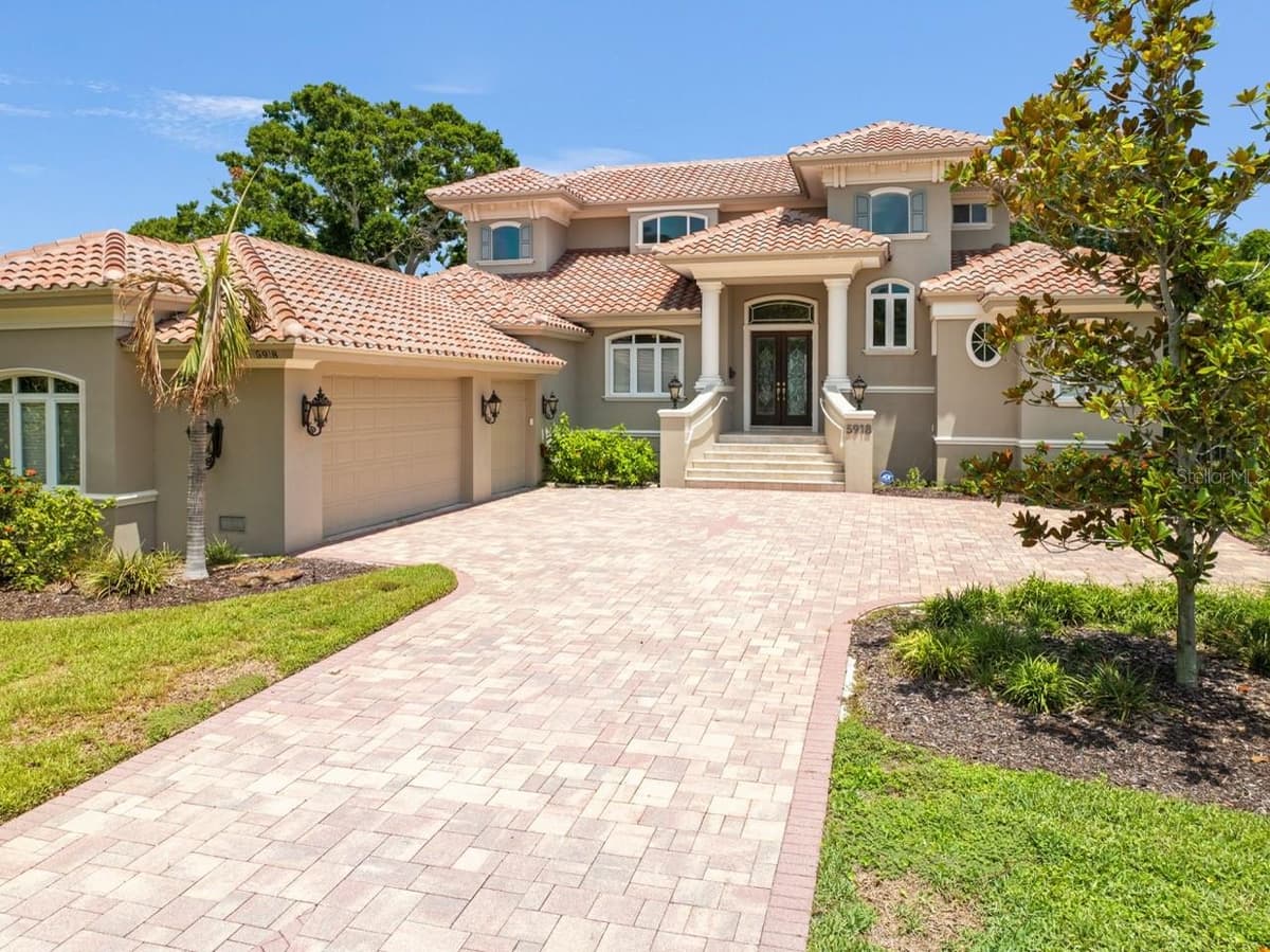5918 BAHAMA SHORES DRIVE — photo 41 of 47