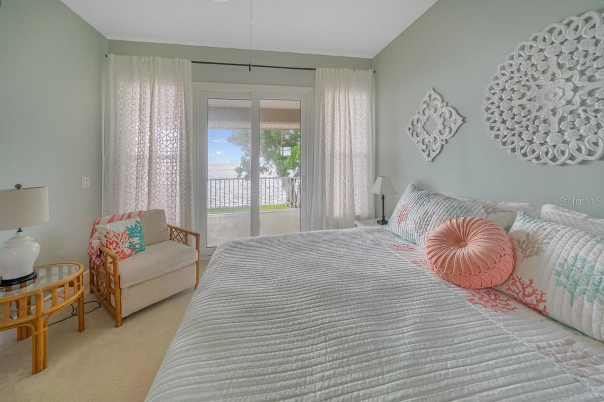 5918 BAHAMA SHORES DRIVE — photo 19 of 47