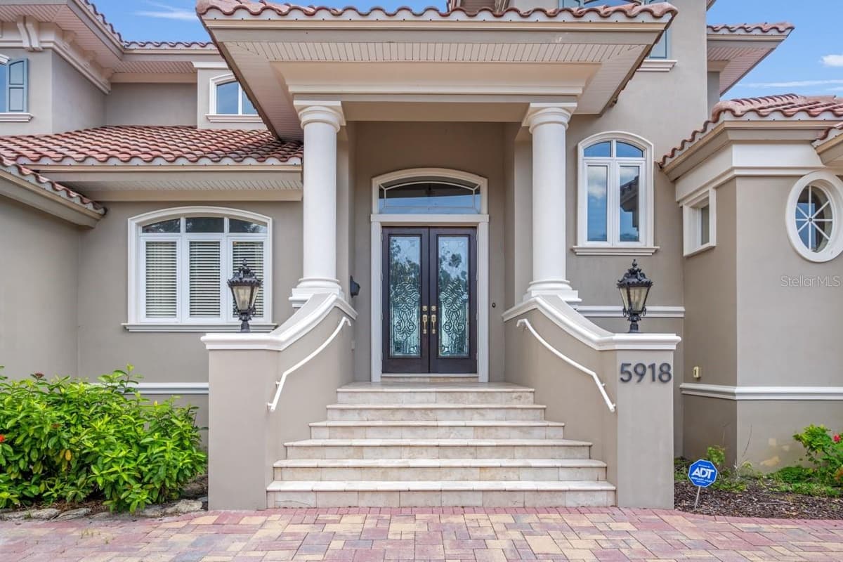 5918 BAHAMA SHORES DRIVE — photo 5 of 47