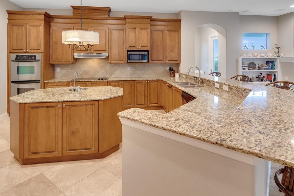 5918 BAHAMA SHORES DRIVE — photo 9 of 47